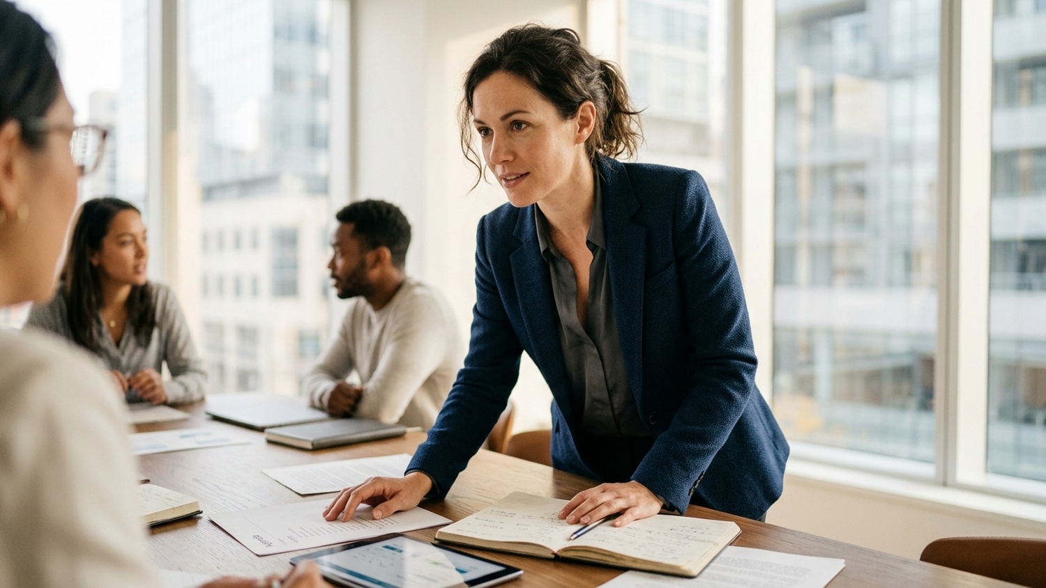 Ordre du jour (exemples et modèles) : le guide stratégique pour rentabiliser vos réunions